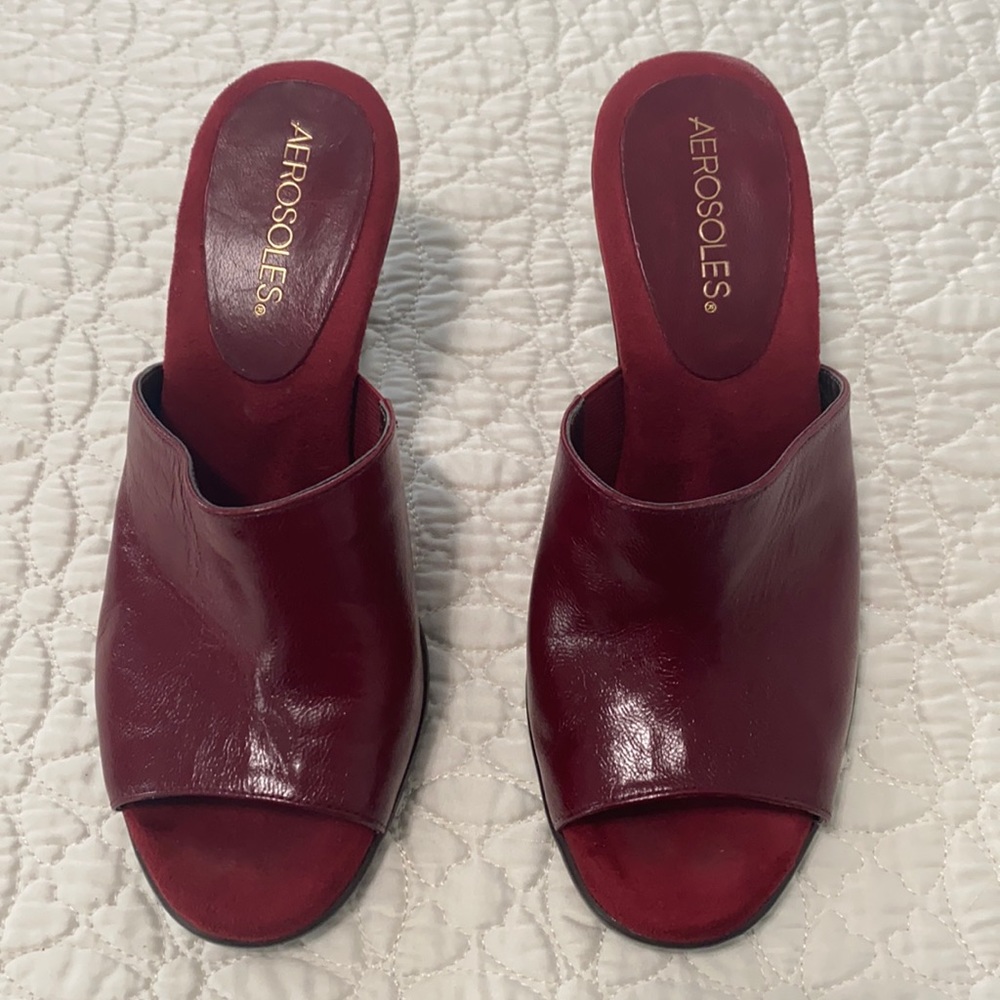 Brilliance Red Aerosoles Mule Heels Size 7.5m